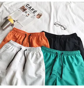 Herren lässige Strandshorts in Bonbonfarben mit elastischem Kordelzugbund und vielen Farben.