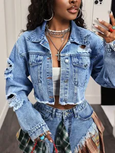 Korte gescheurde spijkerjas voor dames, casual streetwear bovenkleding detailsje.