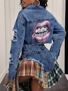 Dames denim jas en ruitjes rok set, casual streetwear met lippen print op de achterkant.