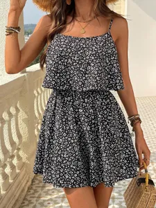 Vue détaillée de combinaison short été imprimé floral pour femme style très chic.