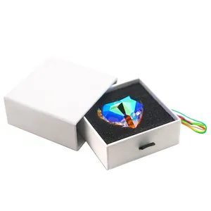 Colgante de corazón de cristal aurora con caja de regalo y cordón colorido, atrapasol brillante.