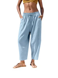 Pantalon court décontracté ample taille mi-haute avec cordon et poches pour vacances.