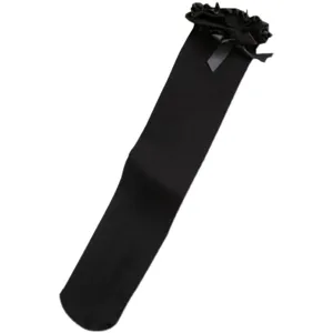 Calze al ginocchio nere con volant in pizzo dolce e fiocco per un look elegante femminile.