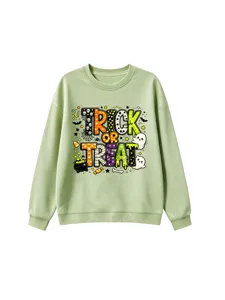 Sudadera verde claro de cuello redondo con detalle de gráfico fantasma de Halloween trick or treat.