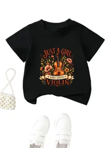 T-shirt noir à manches courtes pour enfants avec un joli imprimé de violon et fleurs.