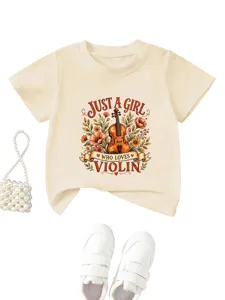 Joli t-shirt à manches courtes pour enfants avec motif de violon et citation inspirante, casual.