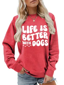 Lässiges rotes Damen Sweatshirt mit Rundhalsausschnitt und süßem Hunde Spruch Print.