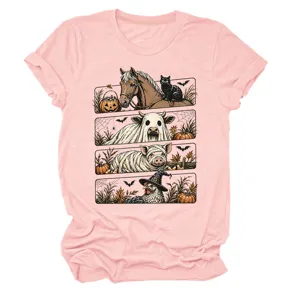 Detalle camiseta rosa gráfica animales Halloween, top mujer estampado caballo gato fantasma.