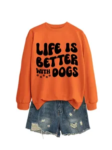 Bequemes orangenes Damen Sweatshirt mit niedlichem Hunde Liebhaber Schriftzug und langen Ärmeln.