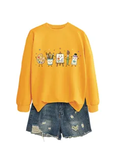 Felpa gialla a maniche lunghe girocollo con grafica d'arte carina e pantaloncini in denim.