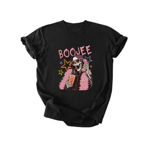 T-shirt à manches courtes pour femmes tendance avec graphique squelette et étoiles imprimé.
