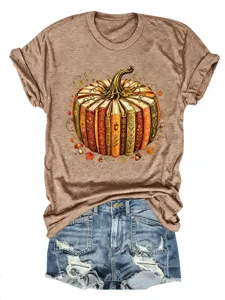 Lässiges Herbst Kürbis Buch Grafik T-Shirt mit Denim-Shorts Detailansicht des Aufdrucks.
