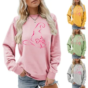 Vista dettagliata della splendida felpa da donna a maniche lunghe con elegante motivo a nastro rosa.
