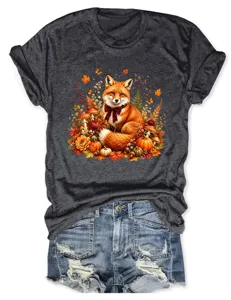 Detailansicht Damen Kurzarm T-Shirt mit süßem Herbst Fuchs und Kürbis Print Motiv.
