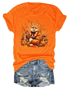 Oranger Damen T-Shirt mit herbstlichem Fuchs und bunten Pilz Print plus modischer Jeans.