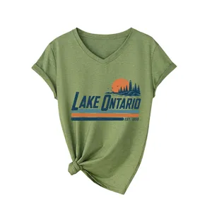 Maglietta da donna verde con scollo a V e stampa grafica vintage di Lake Ontario.