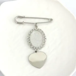 European retro lace oval brooch stainless steel heart metal pendant DIY detail view