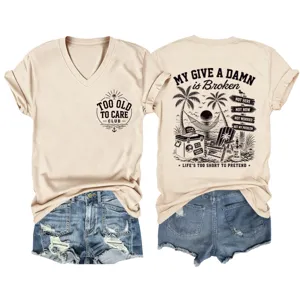 Maglietta casual da donna con scollo a V e stampa di slogan con pantaloncini di jeans.