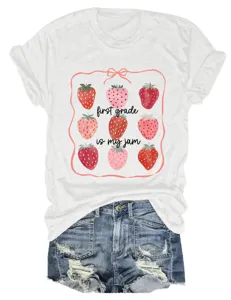 T-shirt décontracté pour femme avec imprimé fraise et texte mignon pour un style unique.
