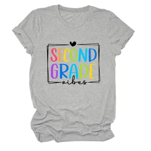Maglietta da donna a maniche corte grigia casual con stampa second grade vibes.