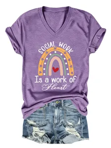 T-shirt violet col V manches courtes avec details imprime arc-en-ciel coeur social work.