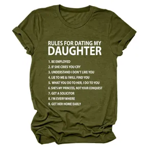 Lässiges grünes Damen T-Shirt mit kurzen Ärmeln und humorvollem lustigen Buchstaben Print.