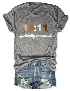 Casual dames grijs korte mouw t-shirt met spirituele 11:11 print tekst detailweergave.