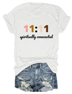Casual dames korte mouw t-shirt met spirituele typografische print voor dagelijks comfort.