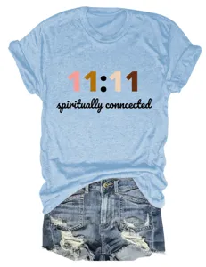 Casual dames korte mouw ronde hals t-shirt met spiritueel verbonden tekstprint.