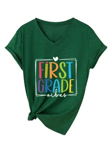 T-shirt femme vert foncé à col V manches courtes avec imprimé et nœud élégant.