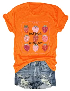 T-shirt femme orange manches courtes casual avec imprimé fraise mignon et lettres pour l'été.