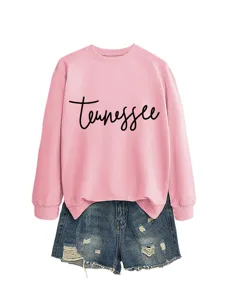 Sweat-shirt ras du cou rose pour femme avec imprimé lettre Tennessee tendance et short en jean.