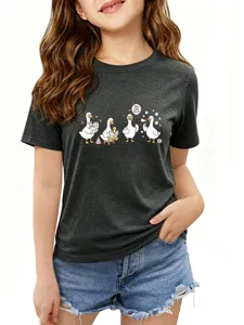T-shirt à manches courtes gris foncé avec de jolies impressions de canards et texte inspirant.