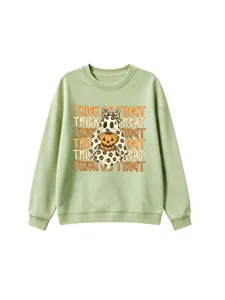Hellgrünes Kinder Sweatshirt mit einem niedlichen Halloween Geist und Kürbis Motiv.