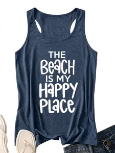 Donkerblauwe dames racerback tanktop met schattige witte strand citaat grafische print.