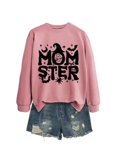 Detailansicht des rosa Halloween Damen Sweatshirts mit dem gruseligen MOMSTER Printdesign.
