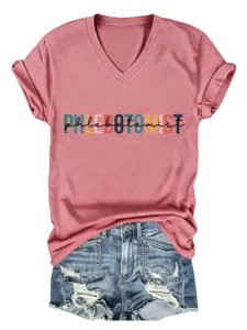 Casual dames V-hals korte mouw T-shirt met PHLEBOTOMIST opdruk, stijlvolle bovenkant.