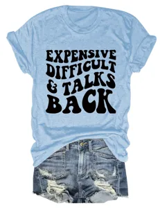 Dames casual lichtblauwe ronde hals korte mouw t-shirt met slogan print en denim short