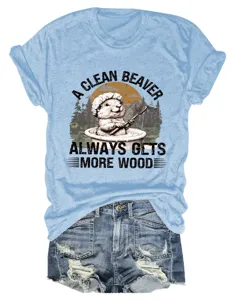 Lässiges, lustiges Grafik-Shirt mit Biber-Design und stylischen Jeansshorts kombiniert.