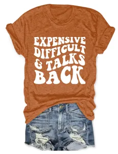 Gedetailleerd overzicht van het casual t-shirt met korte mouwen en leuke print.