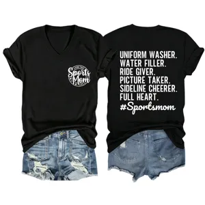 Maglietta da donna con scollo a V a maniche corta e shorts in denim, t-shirt nera casual.