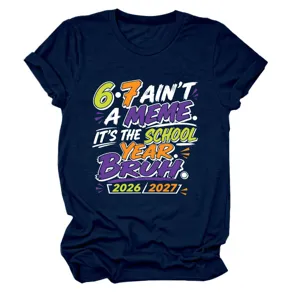 Gedetailleerd overzicht van het donkerblauwe korte mouwen t-shirt met grappige print.