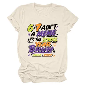 Casual dames t-shirt met ronde hals en korte mouwen en grappige schooljaar meme print.