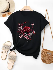 Schwarzes Damen T-Shirt mit roter Rose und Schmetterling Grafik, lässiger Stil.