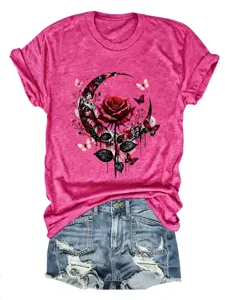Freizeitorientiertes Damen T-Shirt Baumwolle rote Rose Mond Schmetterling Detailansicht.