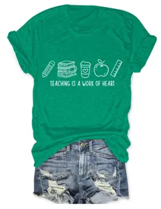 T-shirt à manches courtes vert décontracté pour femmes avec motif de professeur et imprimé.