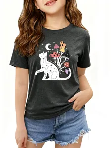 Maglietta a maniche corte grigio scuro per bambini con stampa grafica gatto e funghi.