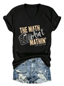 Maglietta nera da donna con scollo a V, stampa con slogan matematico e maniche corte.