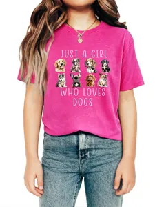 T-shirt graphique mignon pour enfants avec illustrations de chiots et typographie amusante.