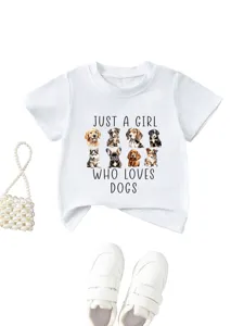 T-shirt décontracté blanc pour enfants avec jolis motifs de chiots et slogan amusant.